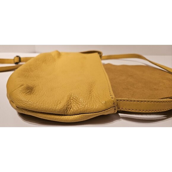 Sticks And Stones Pebbled Yellow Leather Crossbody Purse Rio In Sunflower - Picture 7 of 16